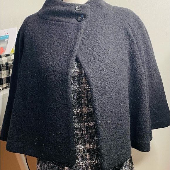 Ann Taylor Black Wool Bolero/Cape Jacket. Size Medium. Excellent  condition - Picture 8 of 12